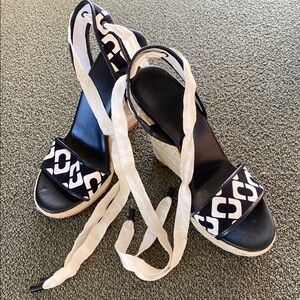 Vero Cuoio Black and White Wedge Sandals